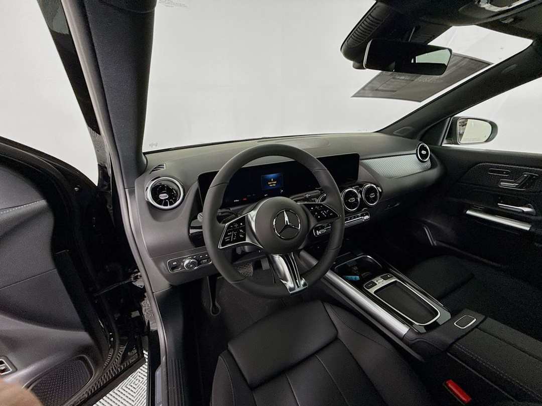 2026 Mercedes-Benz GLA 250 - Image 7