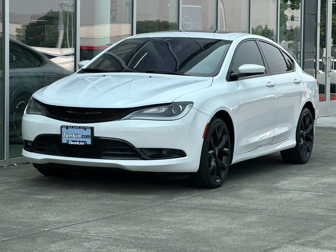 2015 Chrysler 200 S - Image 7
