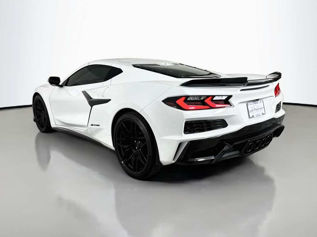 2025 Chevrolet Corvette Z06 - Image 5