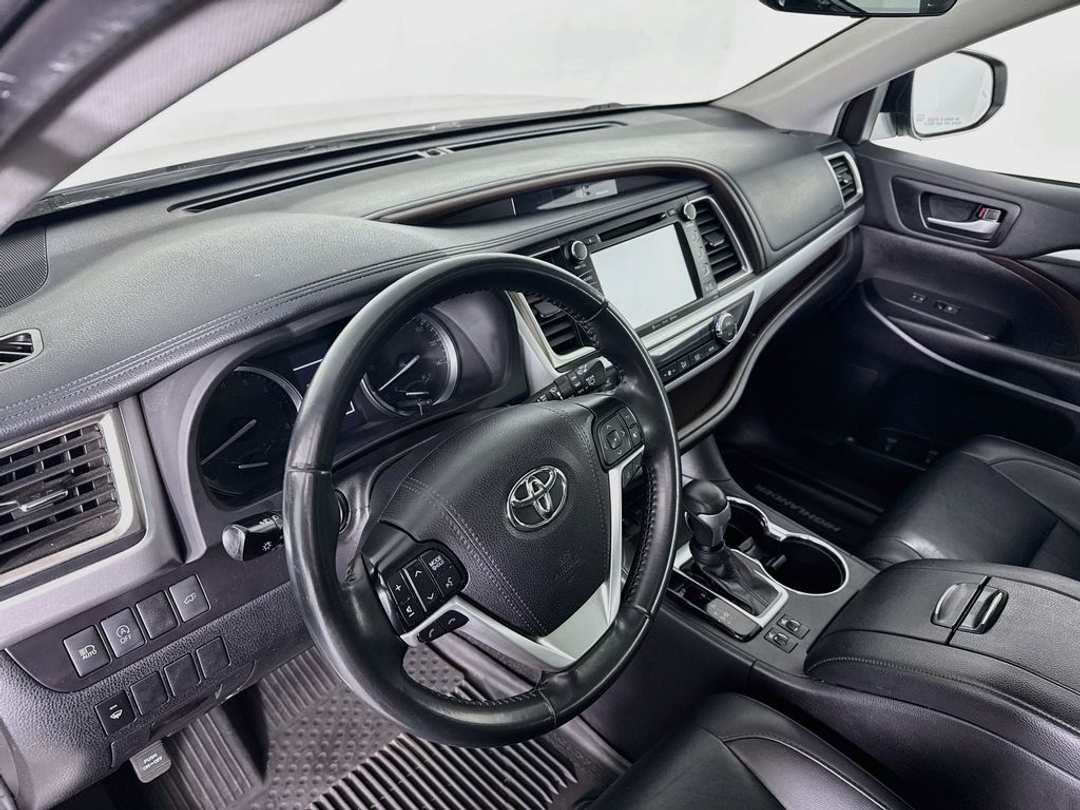 2019 Toyota Highlander XLE - Image 7