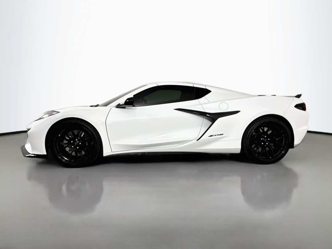 2025 Chevrolet Corvette Z06 - Image 3