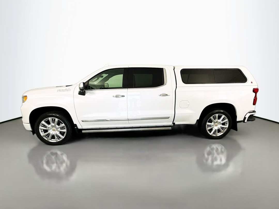 2023 Chevrolet Silverado 1500 High Country - Image 3