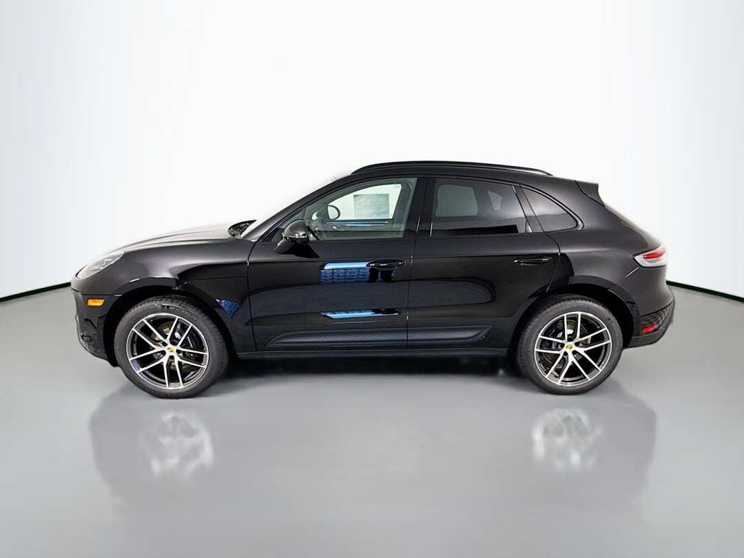 2026 Porsche Macan - Image 3