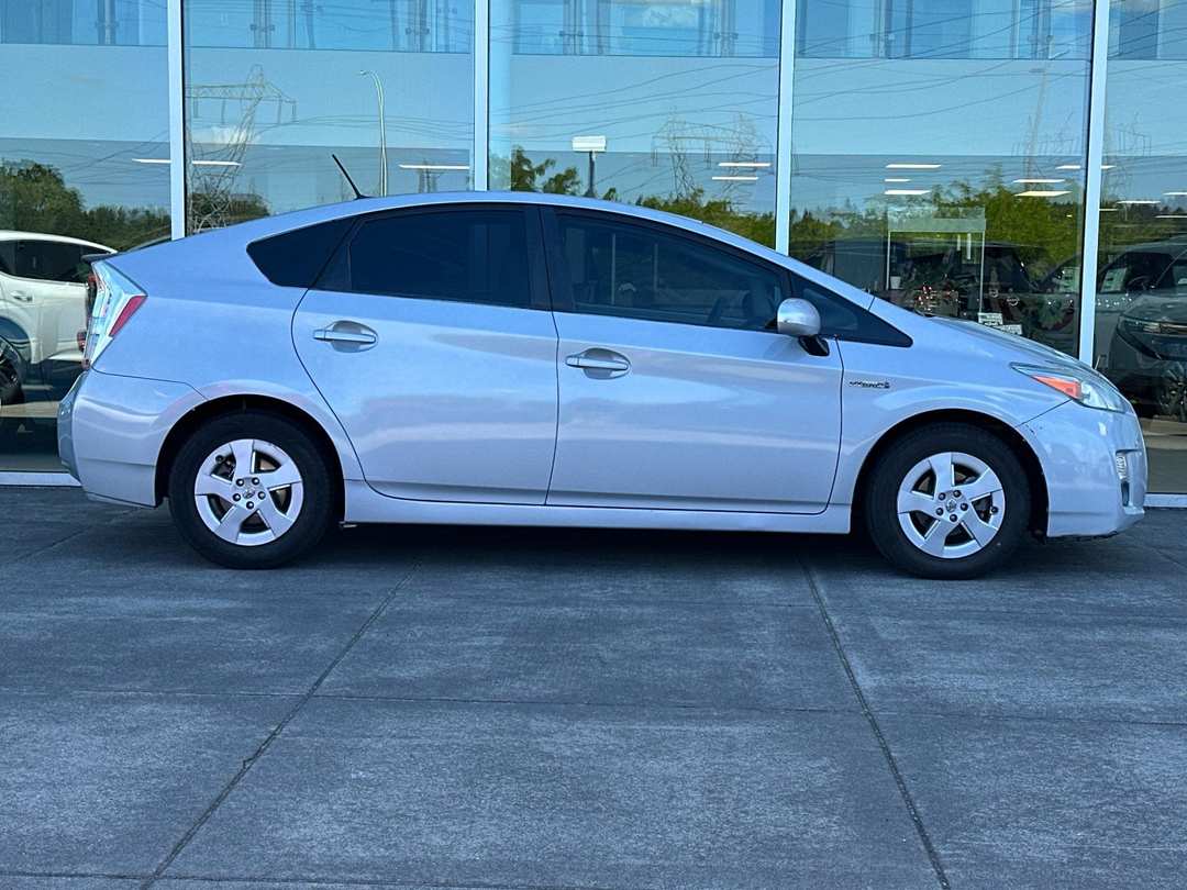 2010 Toyota Prius I - Image 2