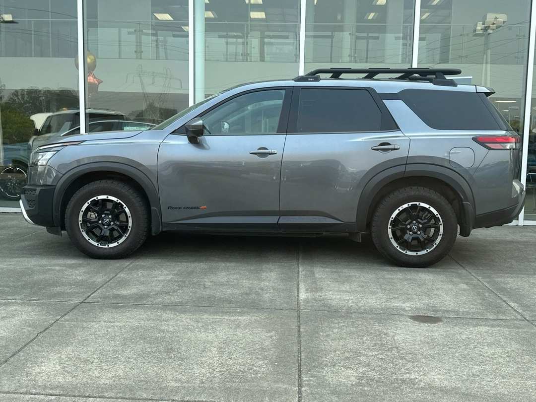 2024 Nissan Pathfinder Rock Creek - Image 6