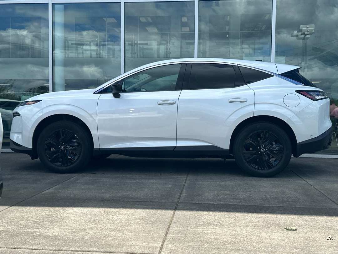 2025 Nissan Murano SV - Image 6
