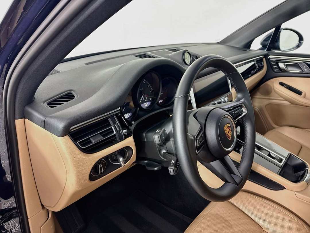 2023 Porsche Macan - Image 7