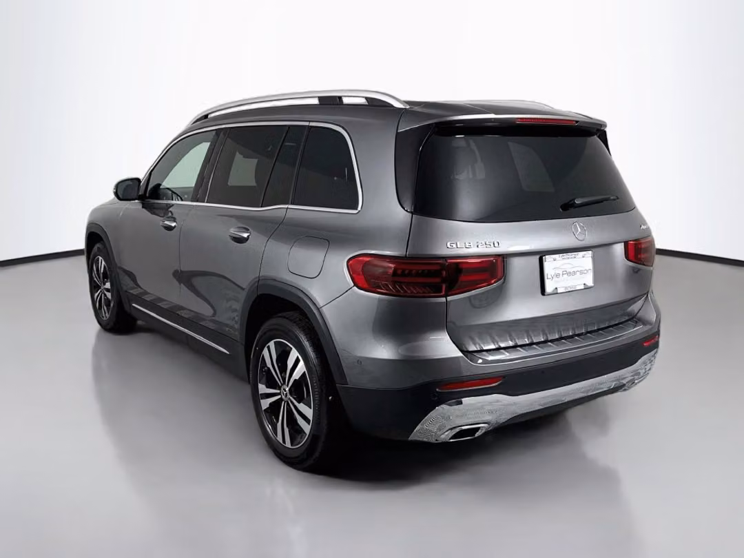 2026 Mercedes-Benz GLB 250 - Image 3