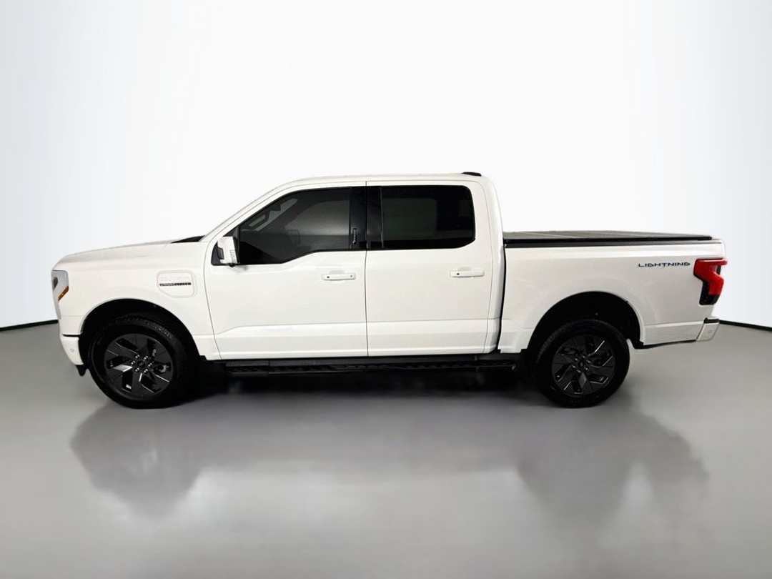 2022 Ford F-150 Lightning Lariat - Image 3