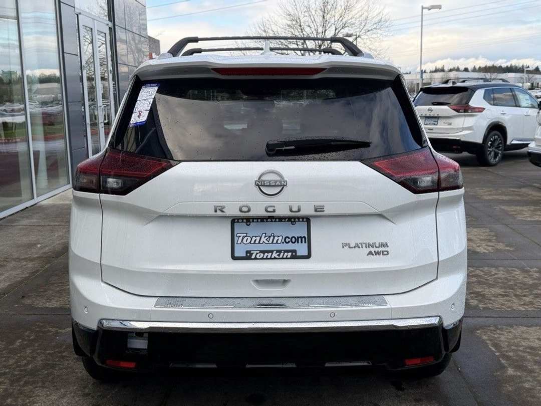 2026 Nissan Rogue Platinum - Image 6