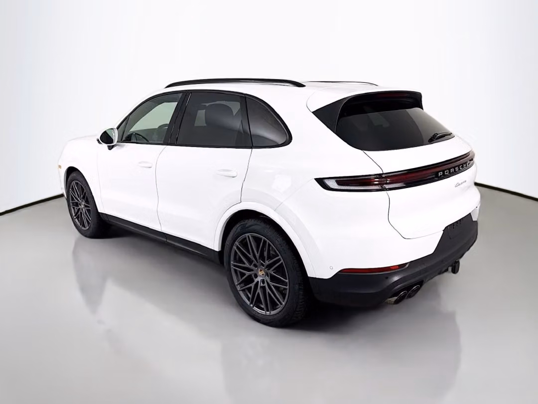 2026 Porsche Cayenne - Image 3