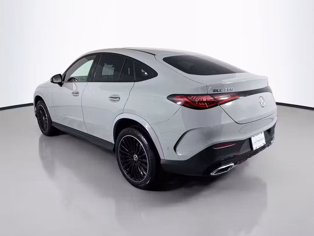 2027 Mercedes-Benz GLC 300 - Image 3
