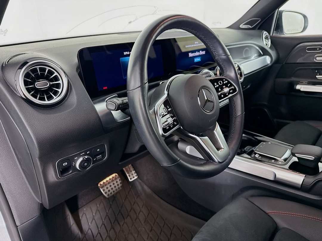 2023 Mercedes-Benz GLB 250 - Image 7