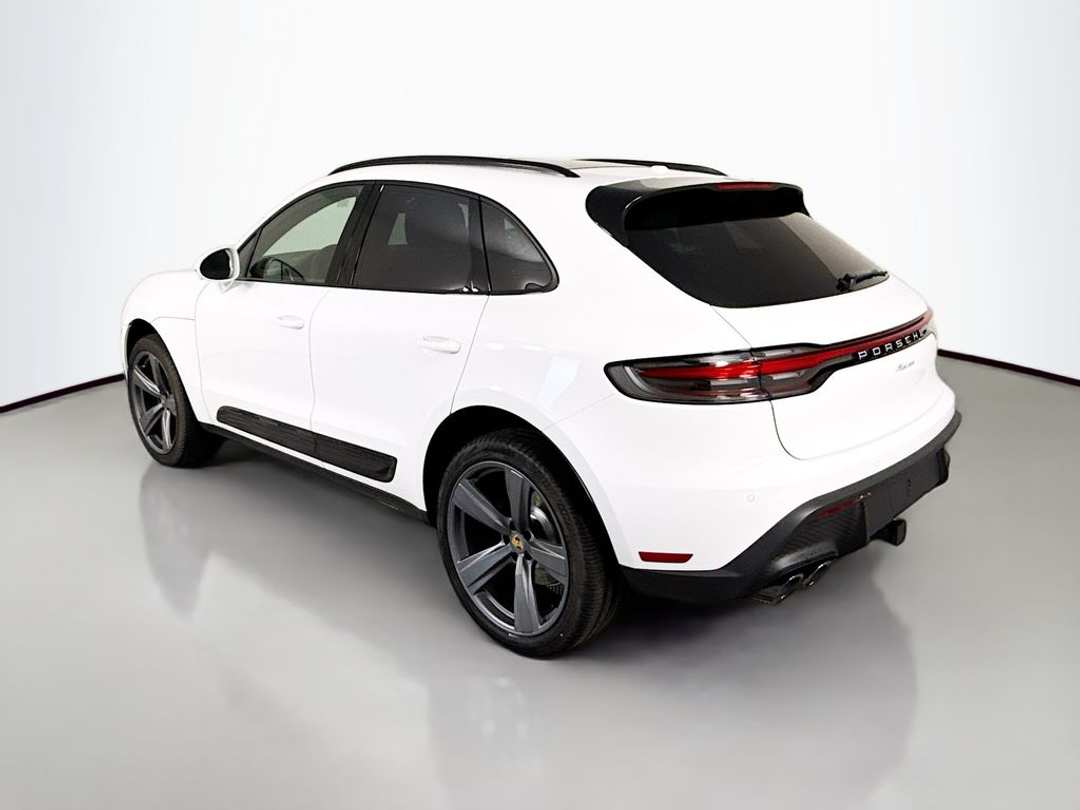 2026 Porsche Macan - Image 5