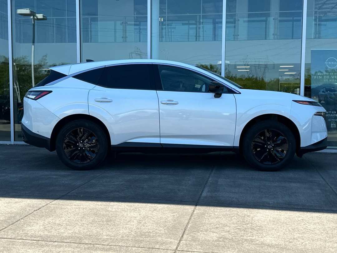 2025 Nissan Murano SV - Image 2