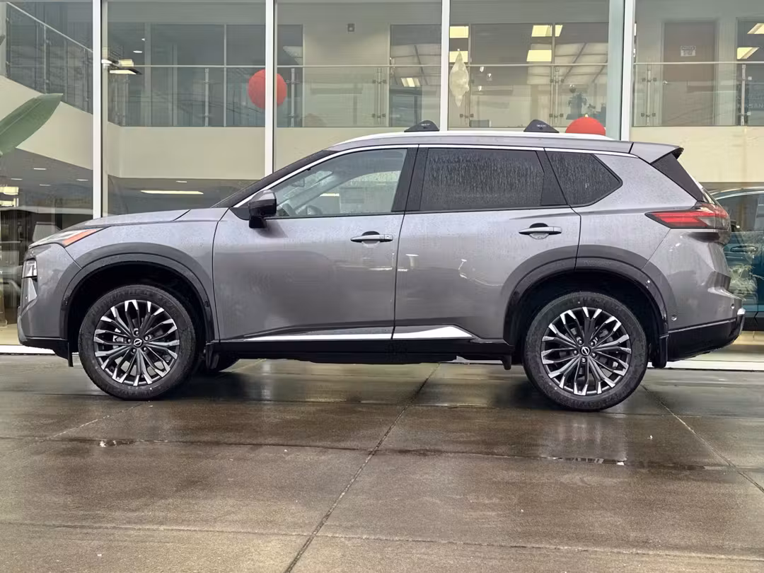 2026 Nissan Rogue Platinum - Image 6