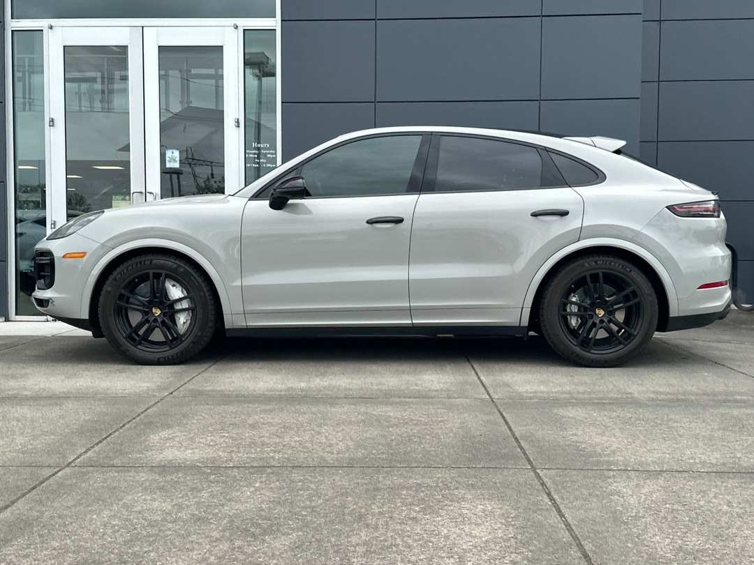 2020 Porsche Cayenne Turbo - Image 6