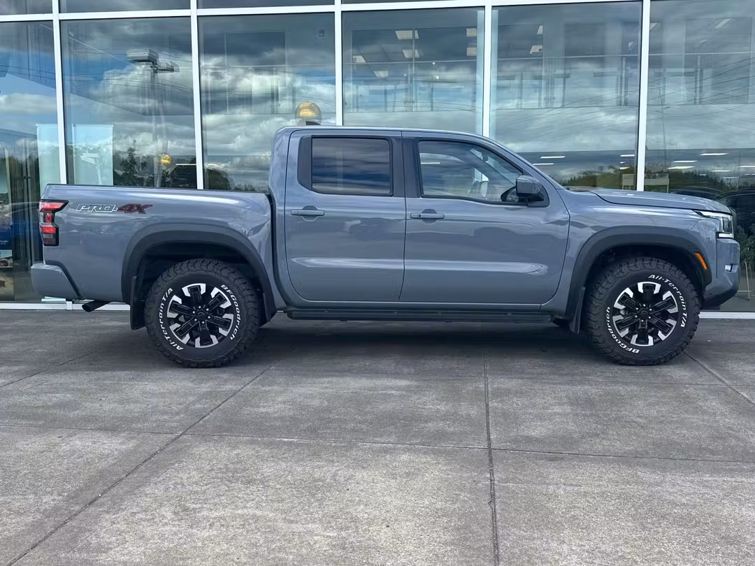 2024 Nissan Frontier PRO4X - Image 2