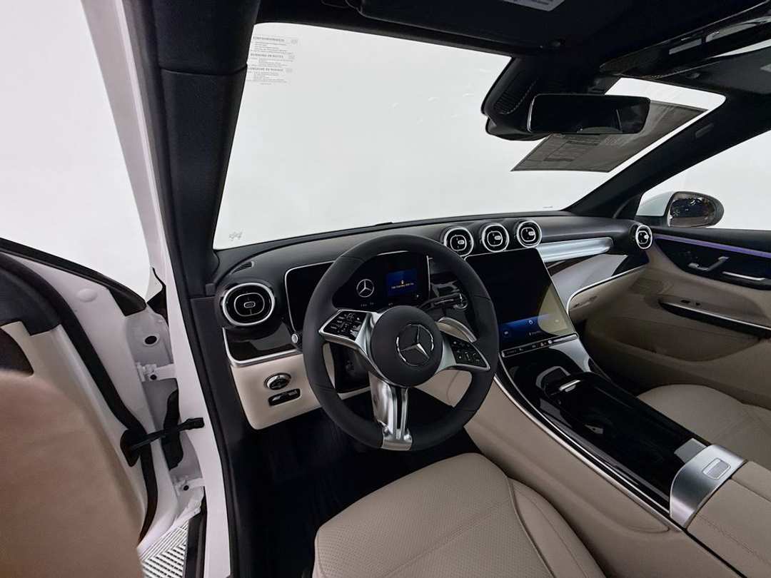 2026 Mercedes-Benz GLC 300 - Image 7