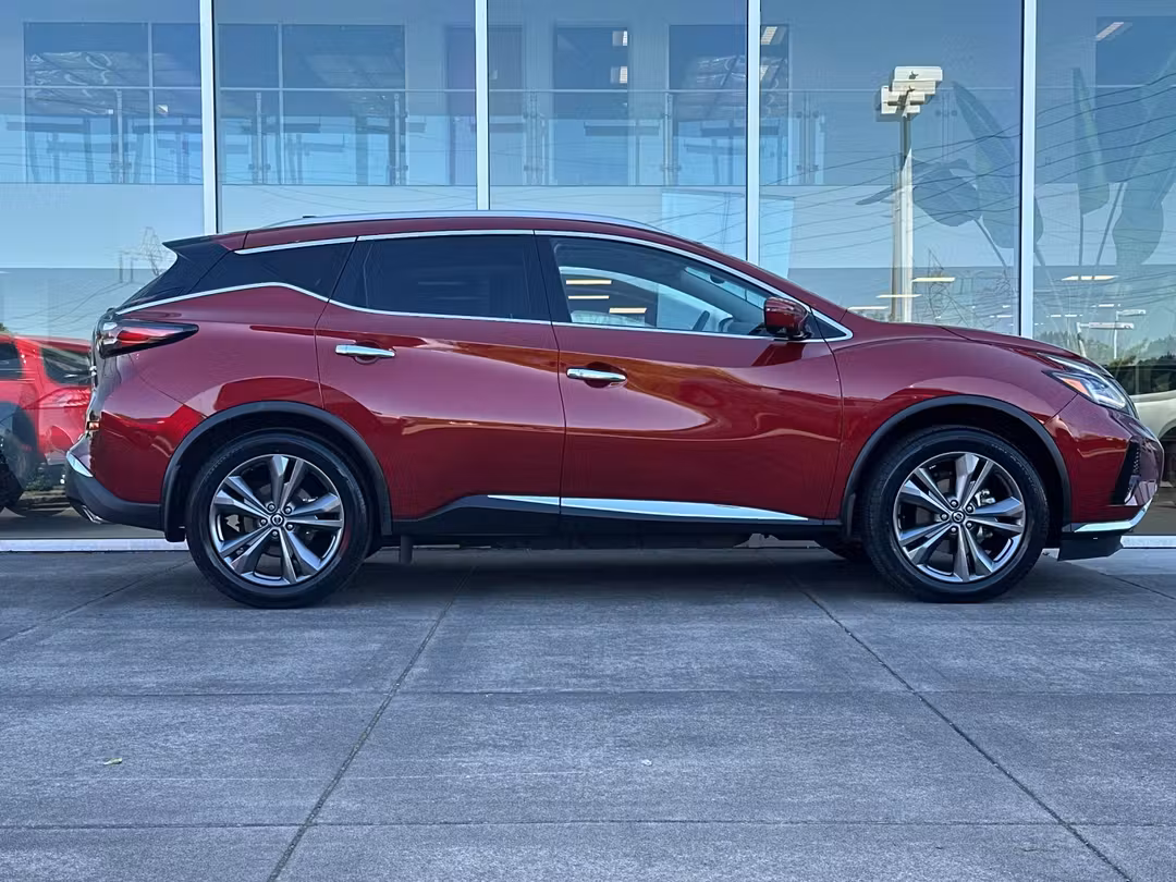 2019 Nissan Murano Platinum - Image 2