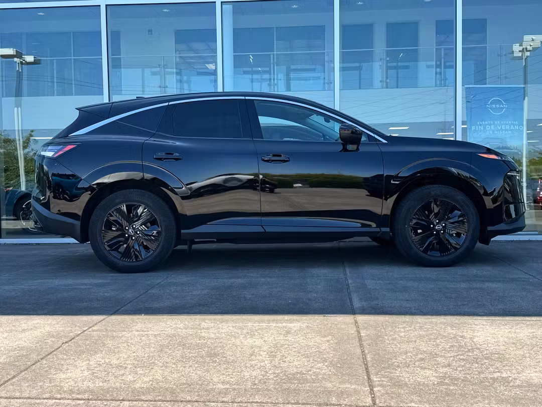 2025 Nissan Murano SV - Image 2
