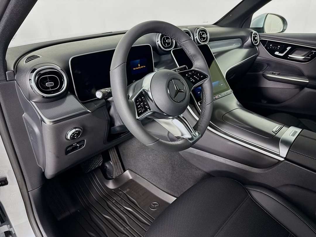 2026 Mercedes-Benz GLC 300 - Image 7