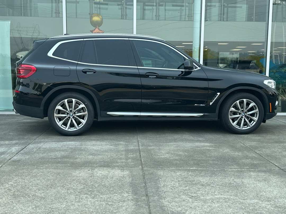 2018 BMW X3 xDrive30i - Image 2
