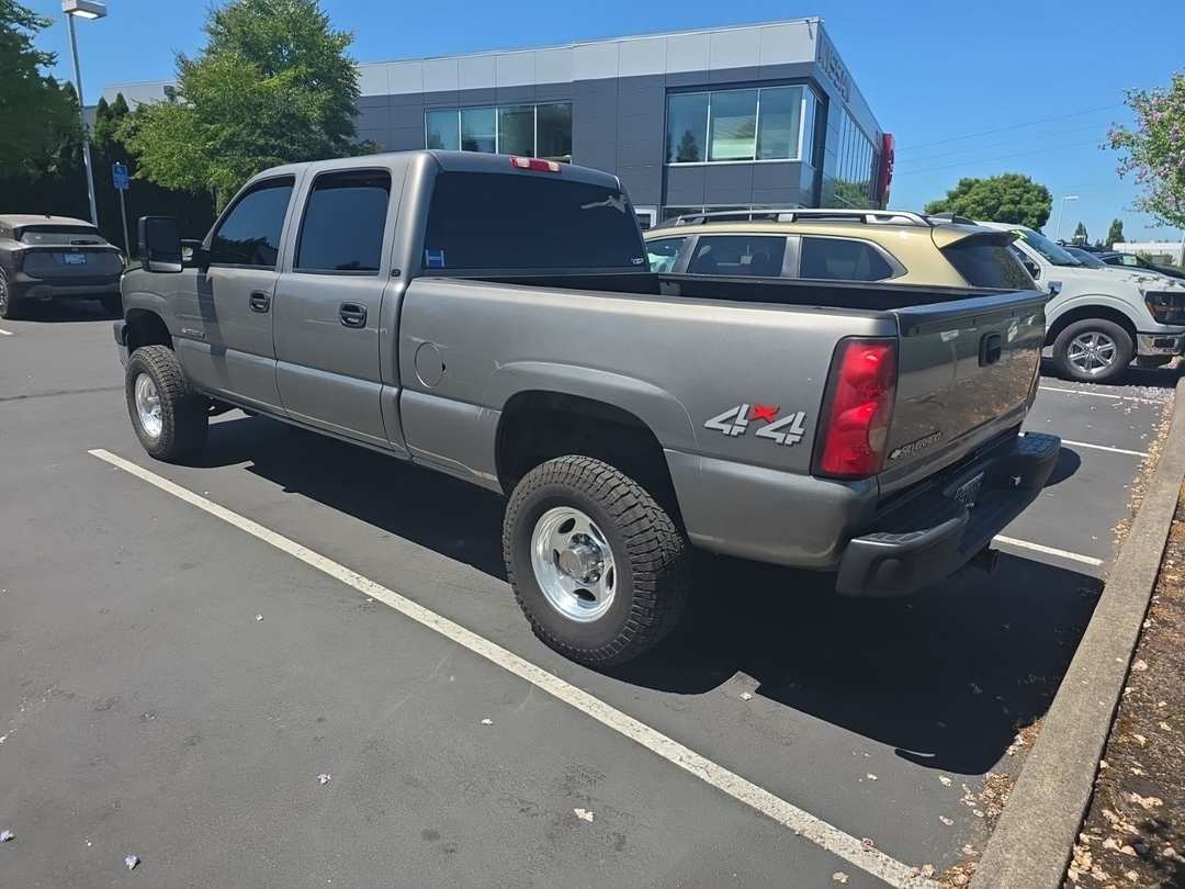 2006 Chevrolet Silverado 2500Hd LT - Image 2