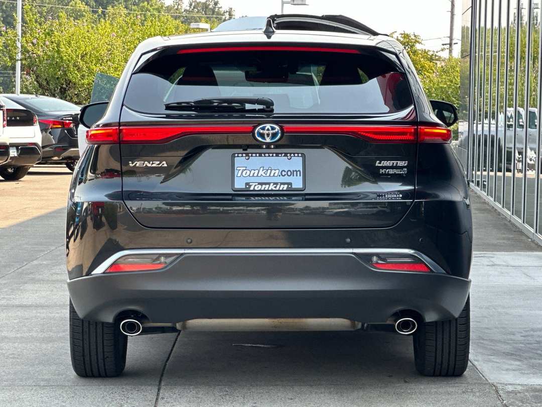 2021 Toyota Venza Limited - Image 4