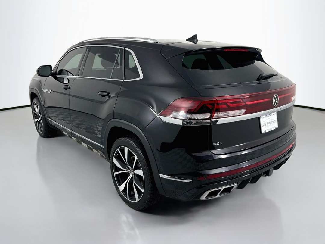 2024 Volkswagen Atlas Cross Sport 2.0T SEL Premium RLine - Image 5