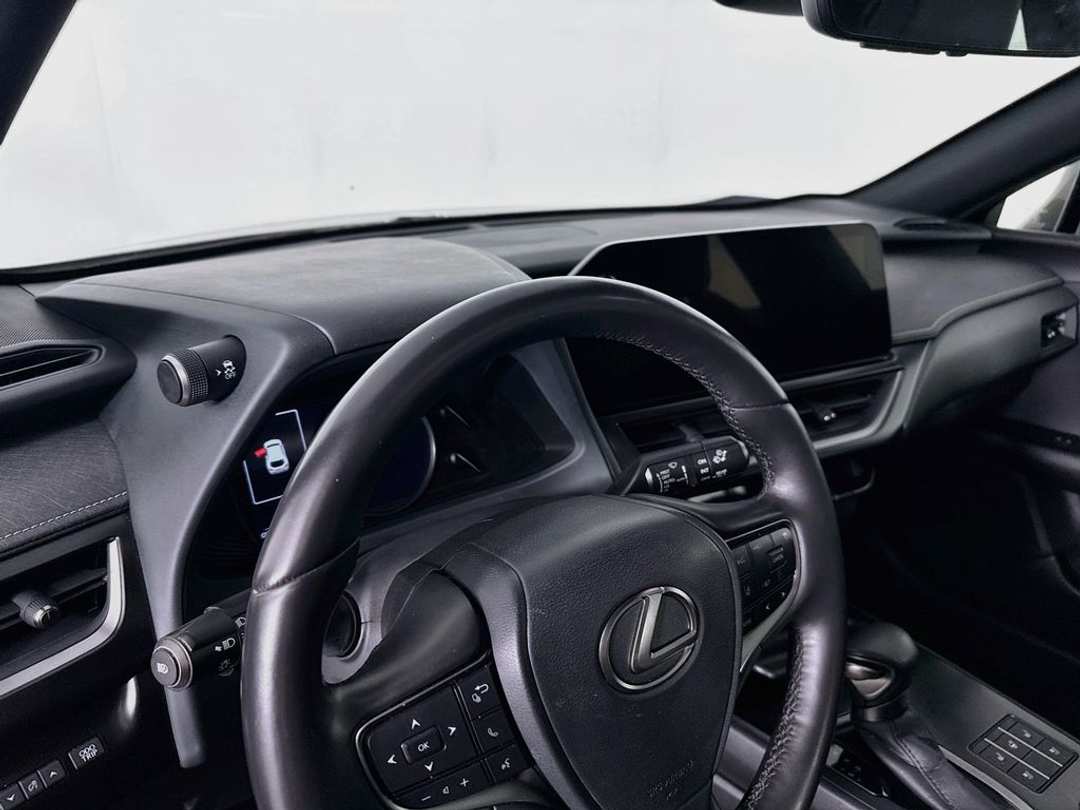 2023 Lexus Ux 250h Premium - Image 7