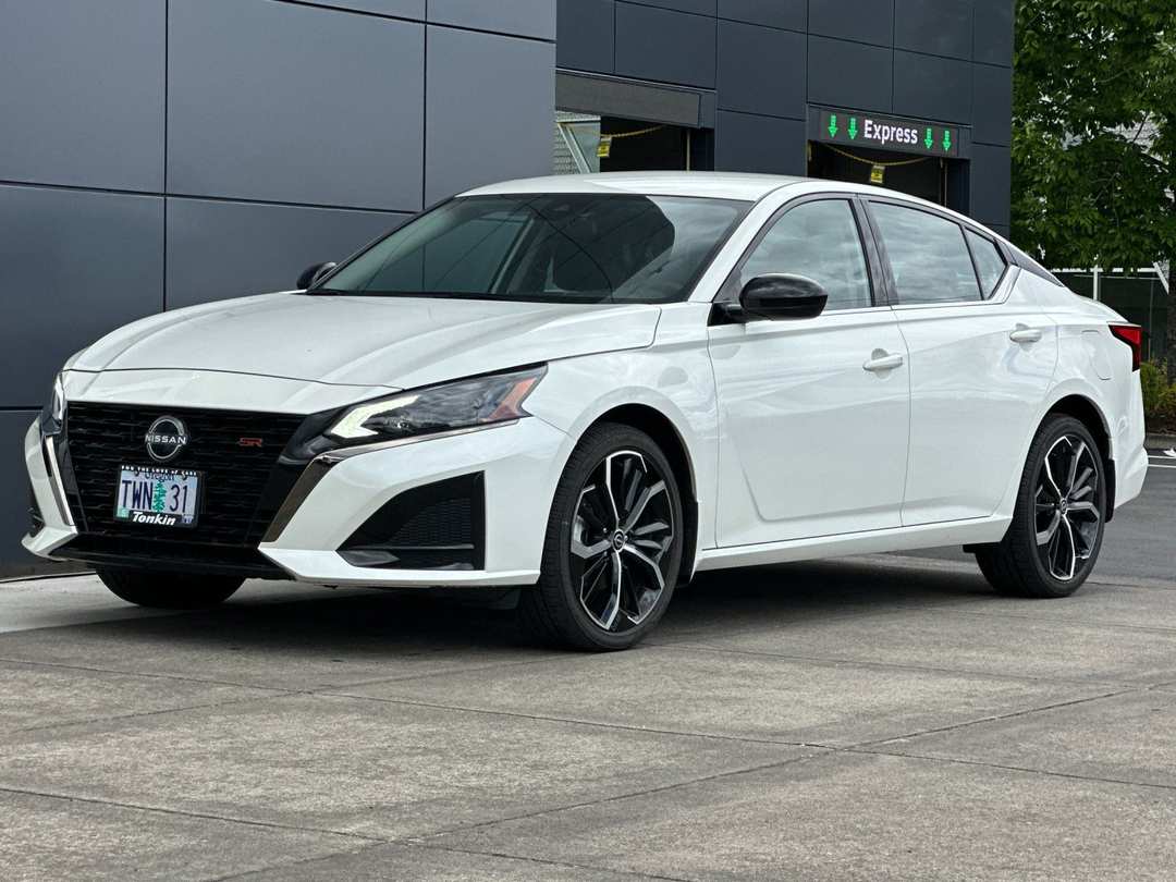 2025 Nissan Altima 2.5 SR - Image 7