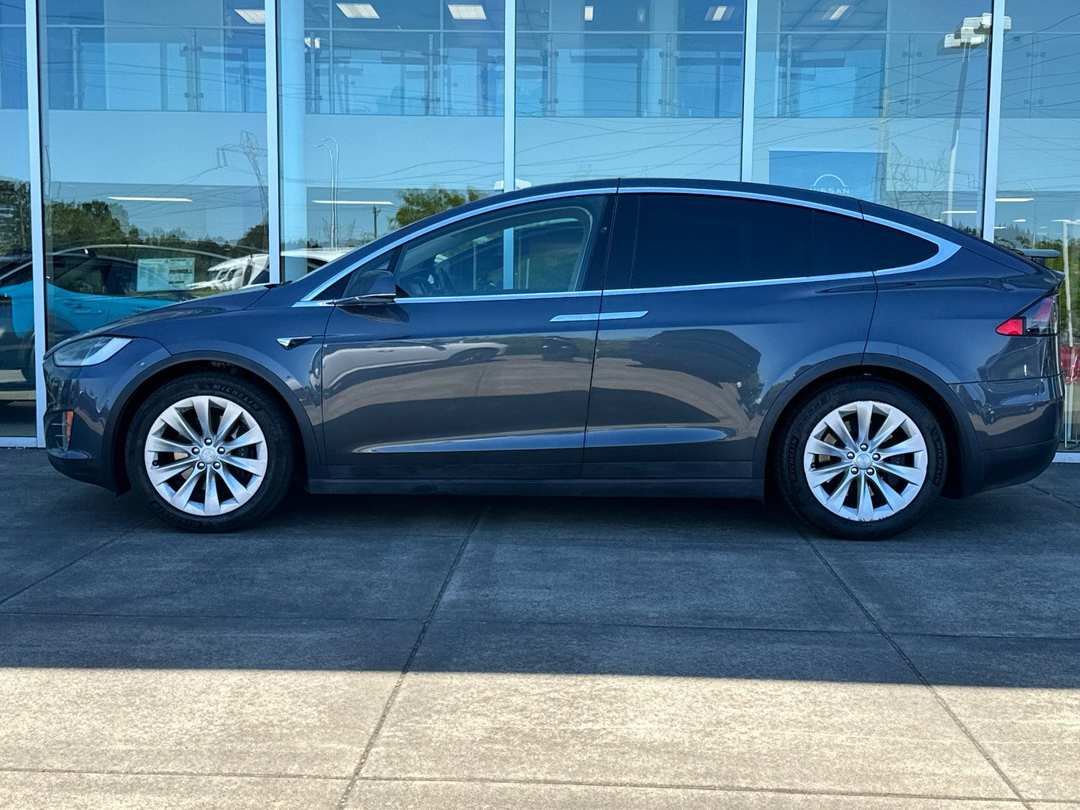 2018 Tesla Model X 75D - Image 6