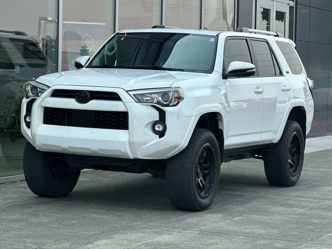 2022 Toyota 4Runner SR5 Premium - Image 7