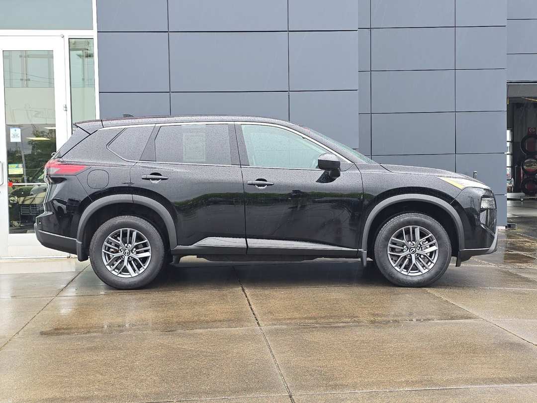 2025 Nissan Rogue S - Image 2