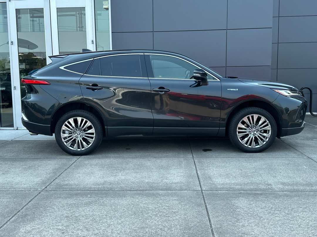 2021 Toyota Venza Limited - Image 2