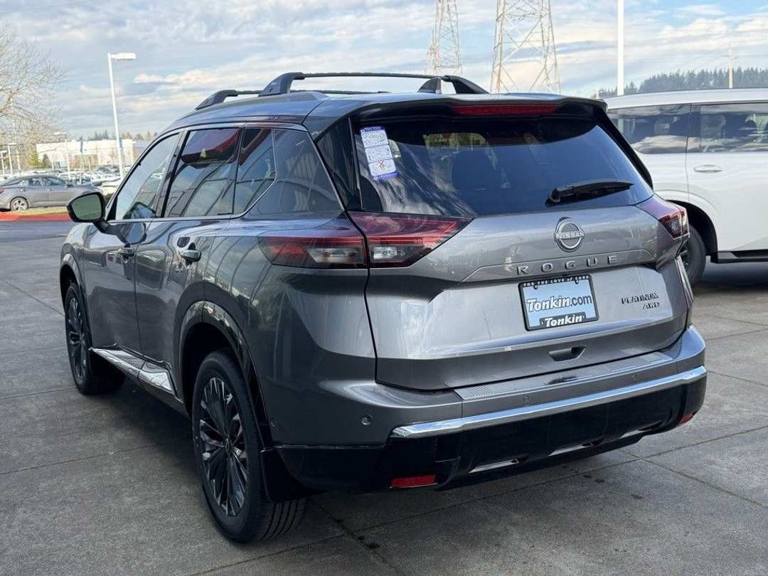 2026 Nissan Rogue Platinum - Image 5