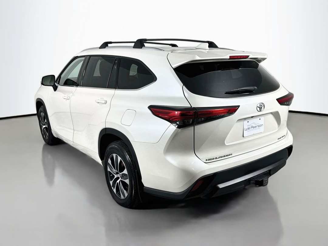 2021 Toyota Highlander XLE - Image 5