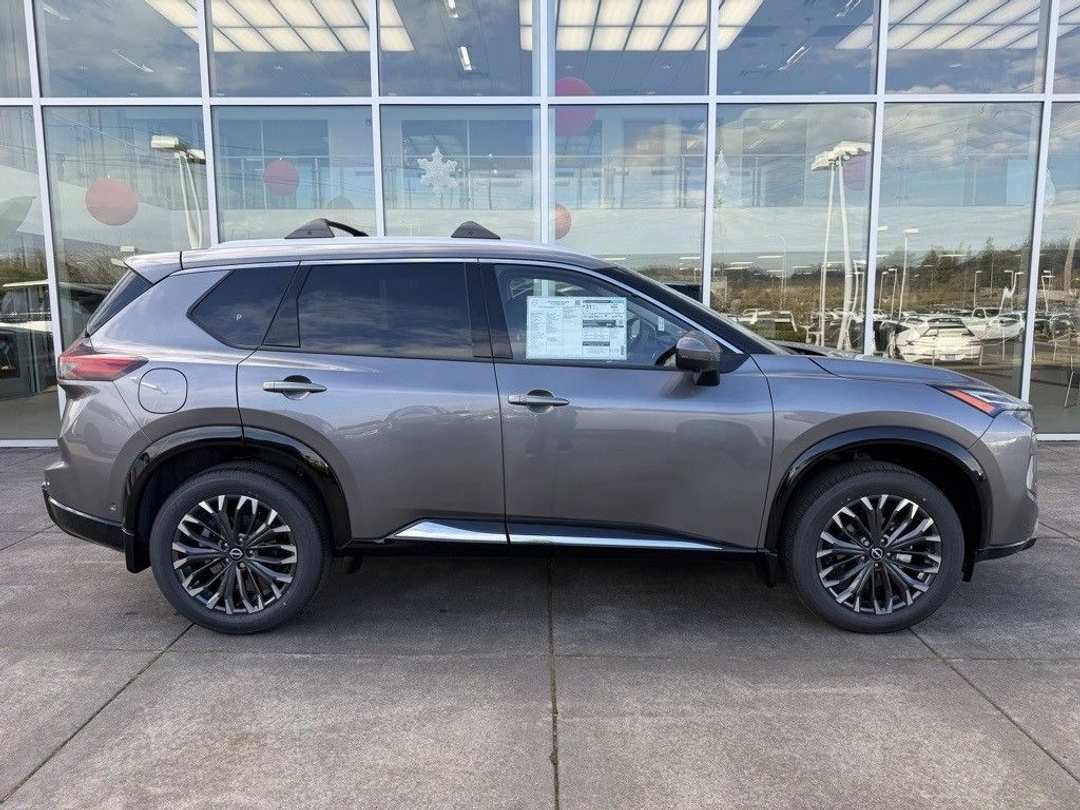 2026 Nissan Rogue Platinum - Image 7