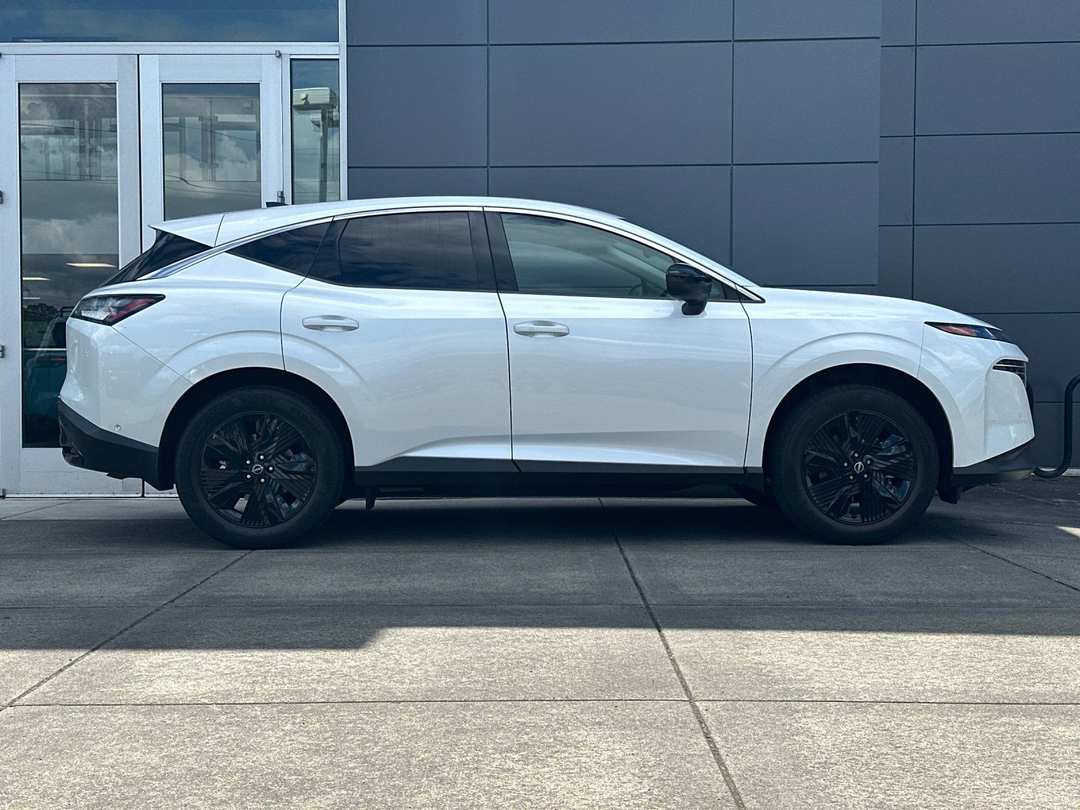 2025 Nissan Murano SV - Image 2