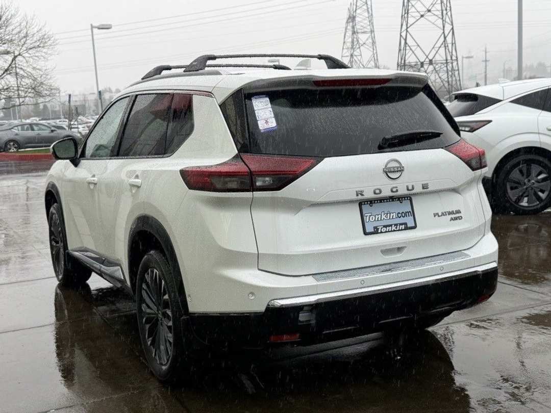 2026 Nissan Rogue Platinum - Image 5