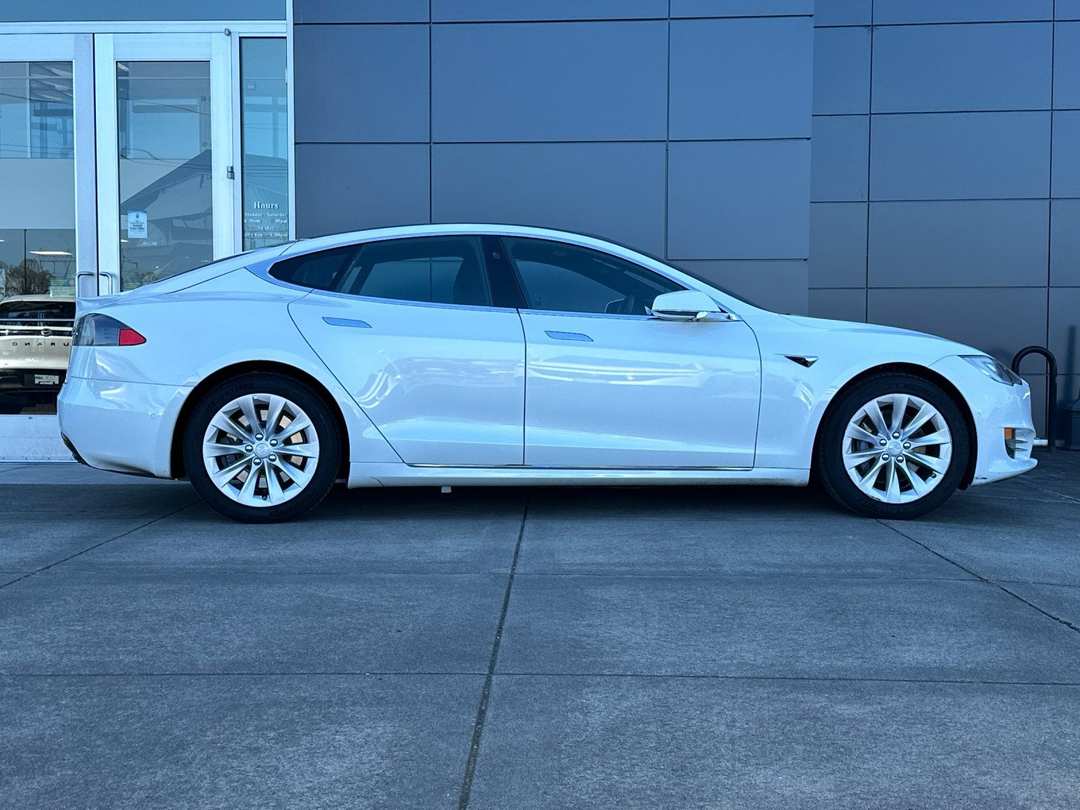 2020 Tesla Model S Long Range - Image 2