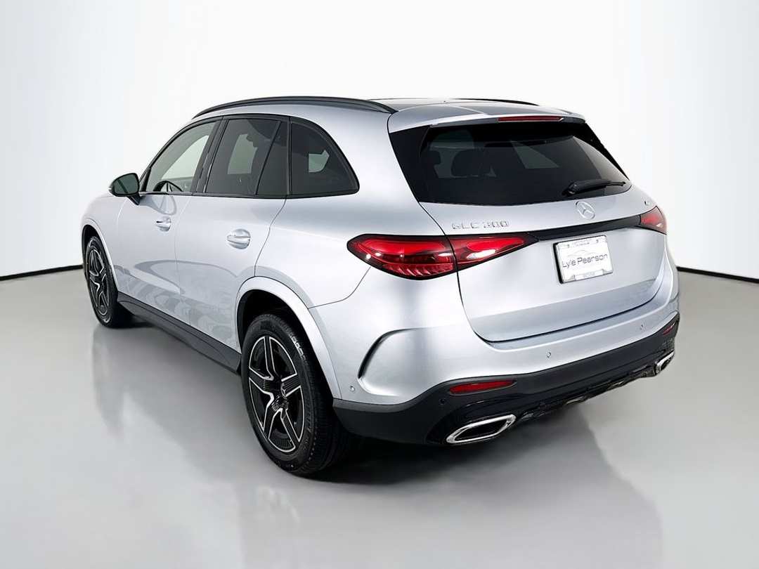 2026 Mercedes-Benz GLC 300 - Image 5