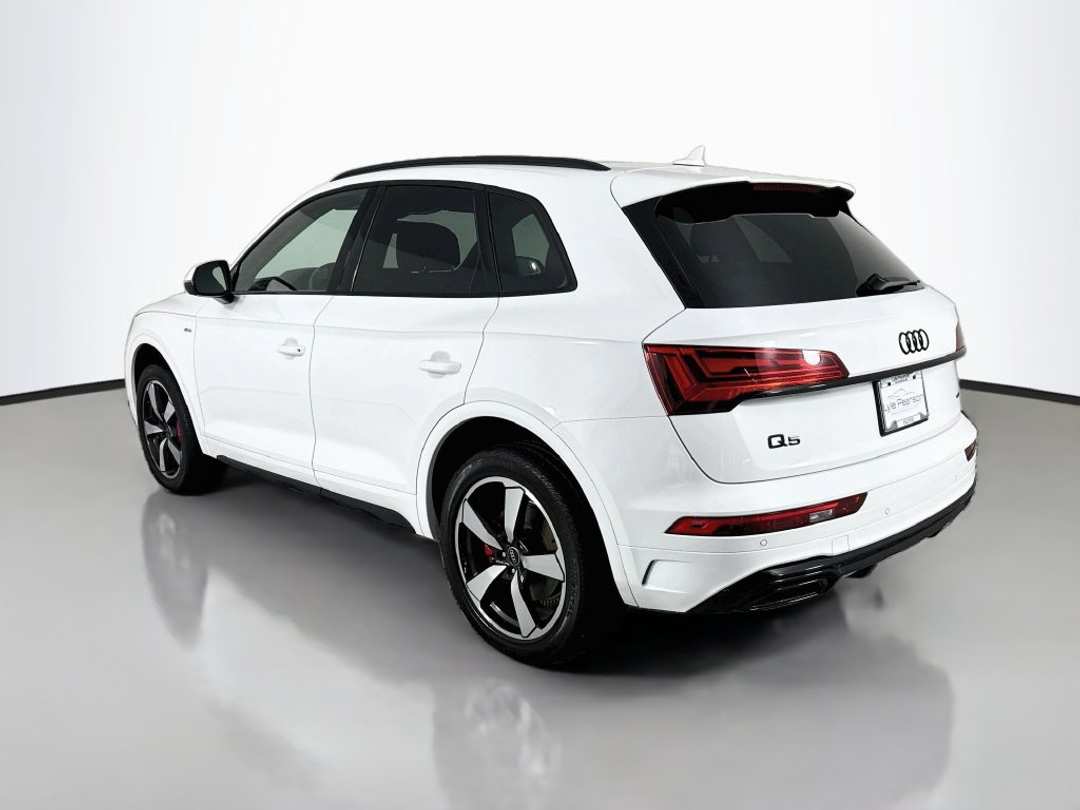 2024 Audi Q5 45 S line Premium - Image 3