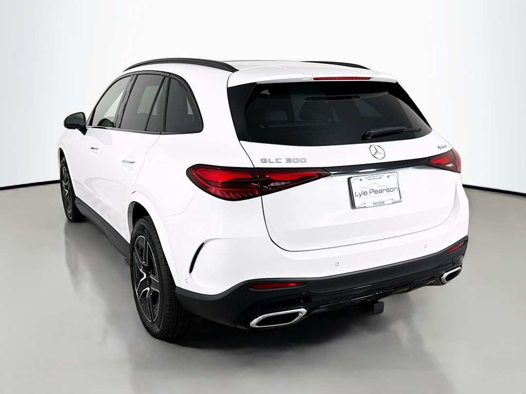 2026 Mercedes-Benz GLC 300 - Image 5