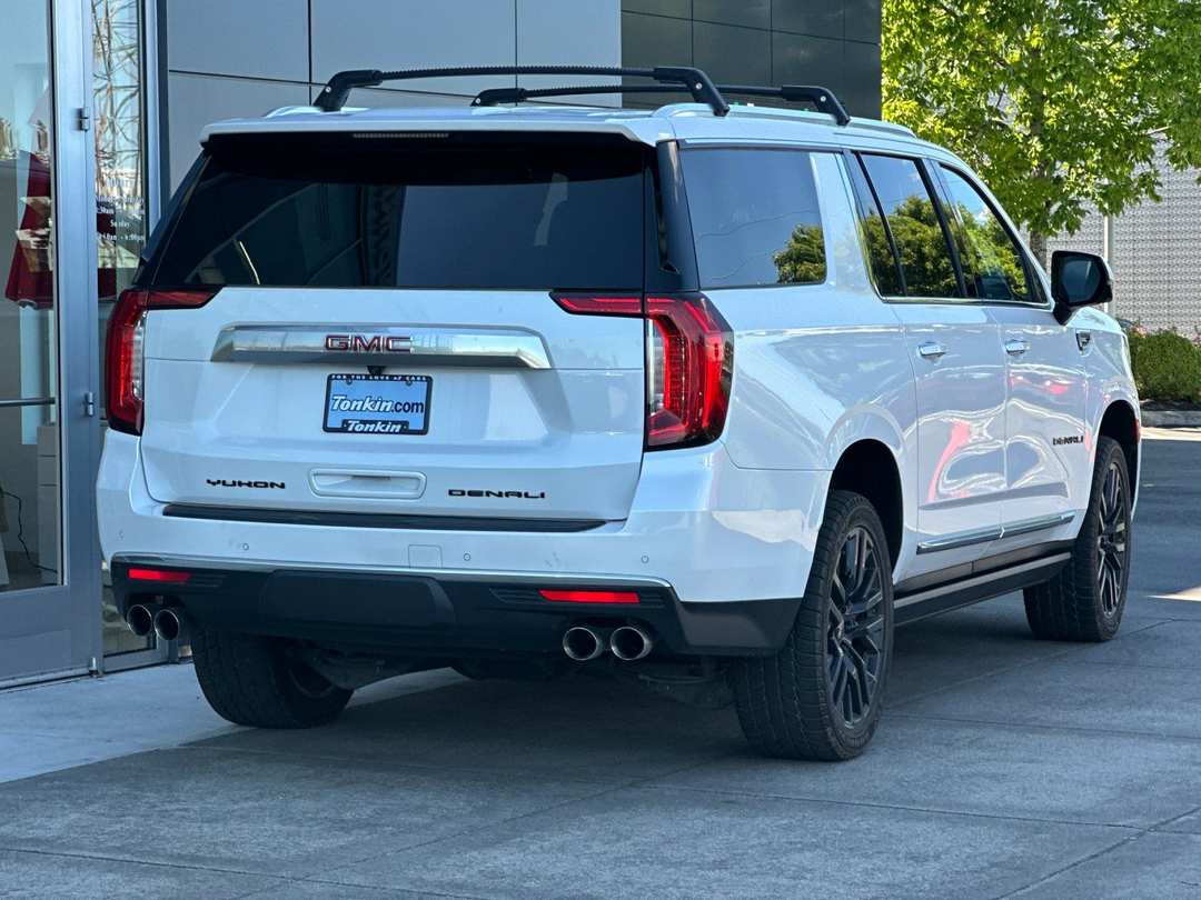 2022 GMC Yukon Xl Denali - Image 3
