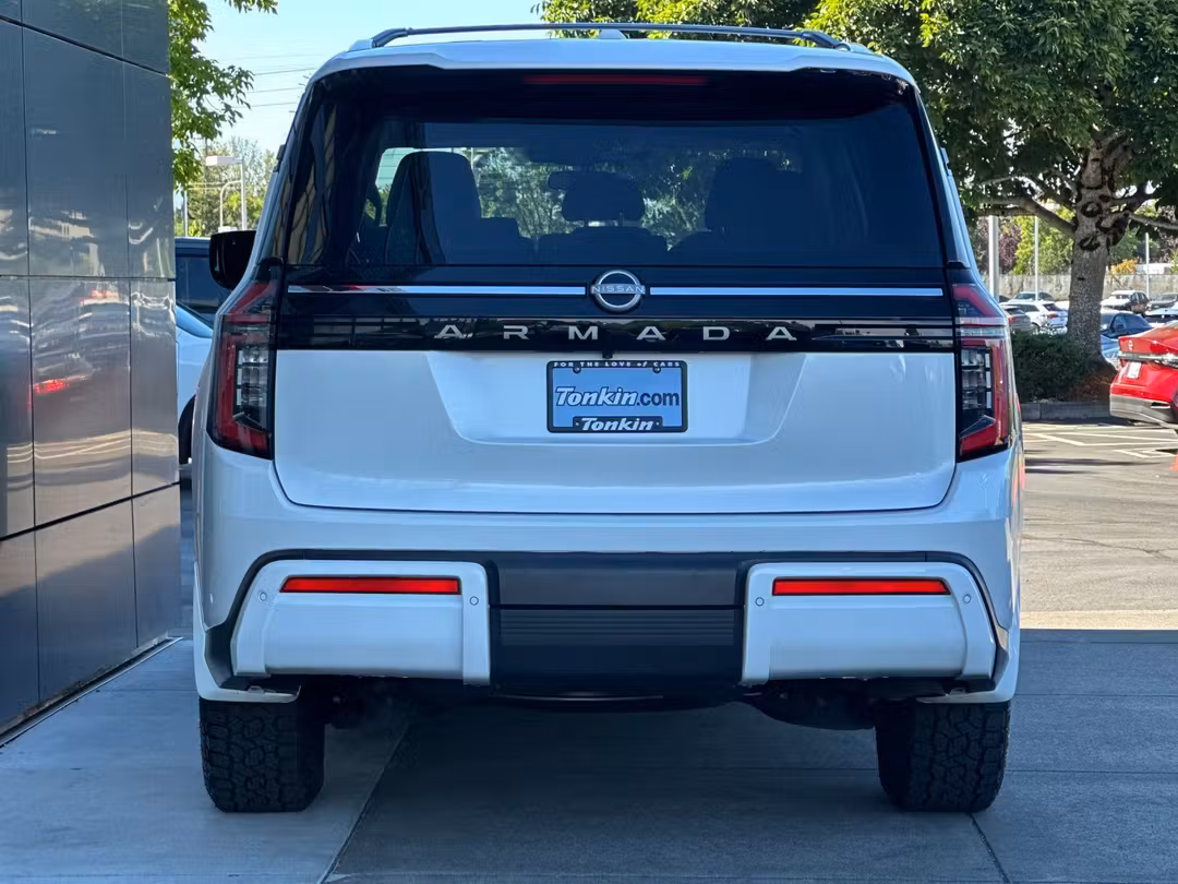 2025 Nissan Armada SV - Image 4