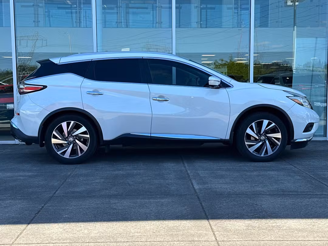 2015 Nissan Murano Platinum - Image 2