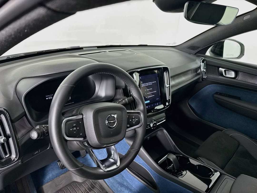 2023 Volvo C40 Recharge Pure Twin Plus - Image 7