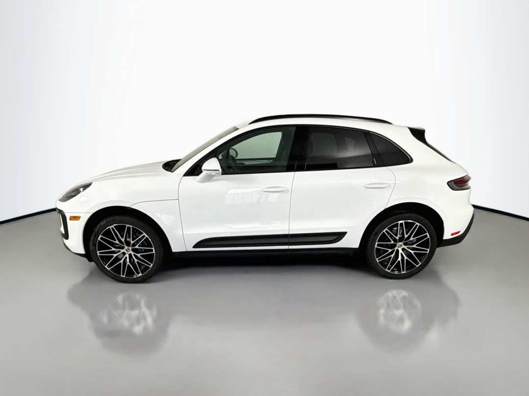 2026 Porsche Macan - Image 3